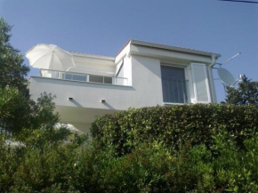 Mala vila Punta Skala